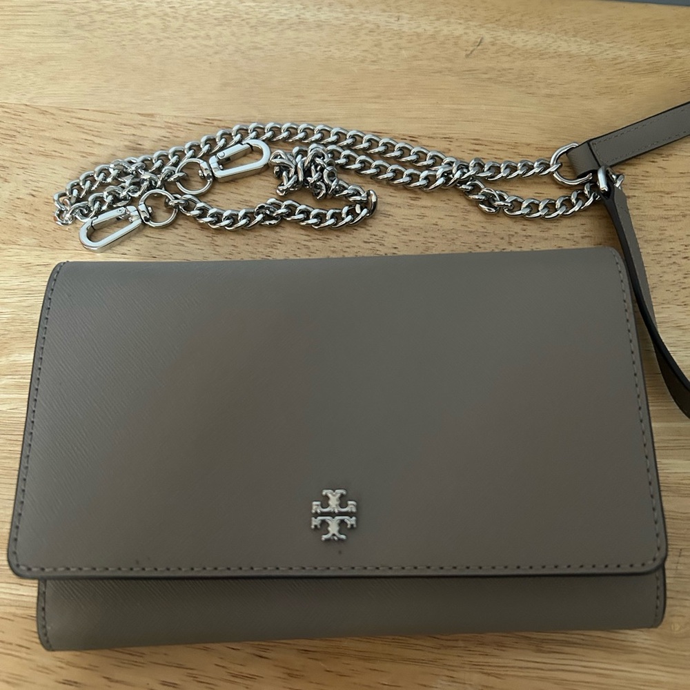 Tory Burch Gray Crossbody Bag with Silver Chain - Picture 2 of 4